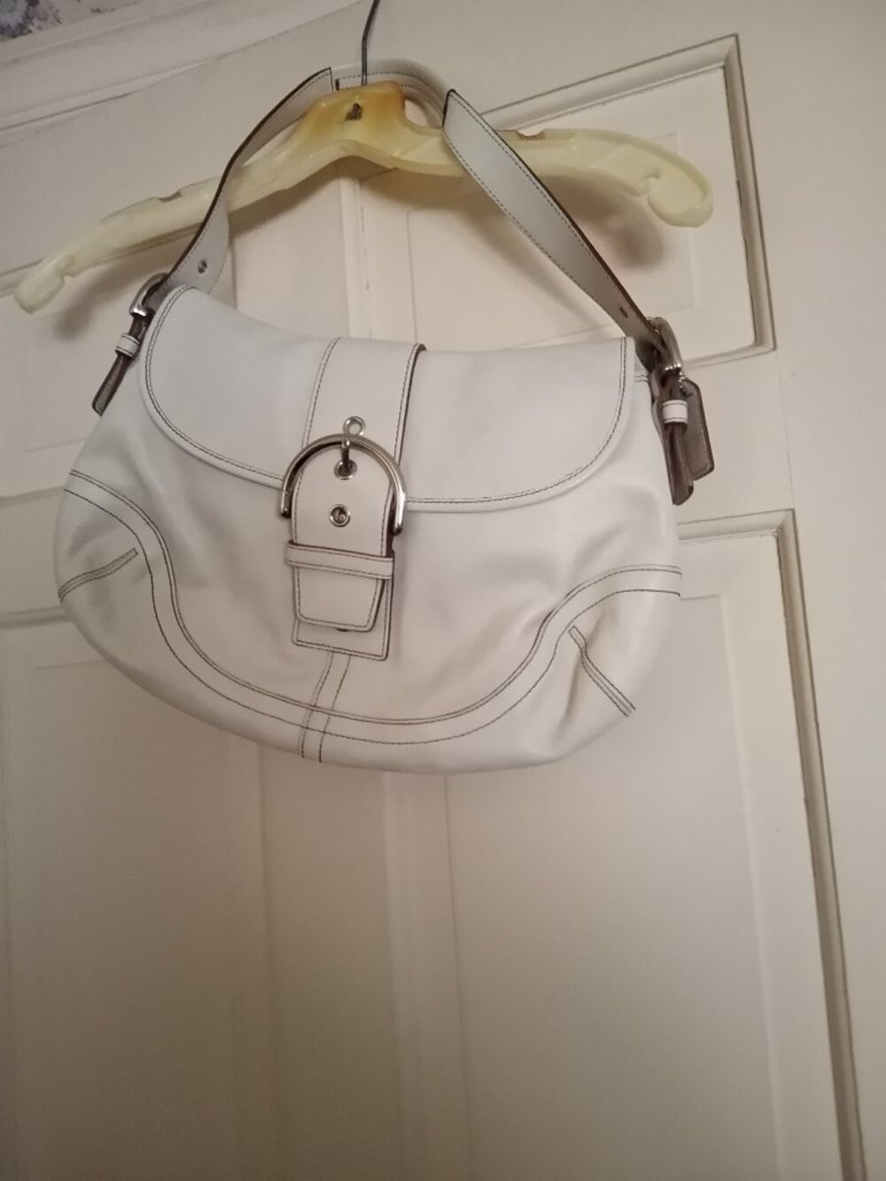 Coach Vtge White leather shoulder bag, adj straps roomy